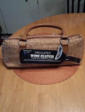 Primeware Inc. Insulated Wine Clutch - Cork NWT, No Corkscrew